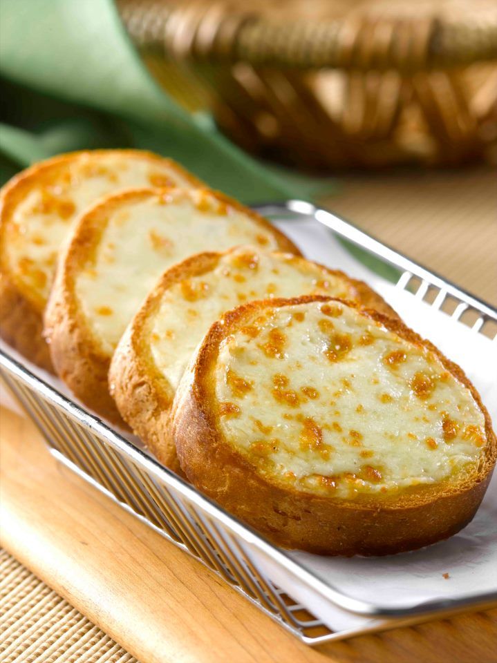 Round Cheese Garlic Bread